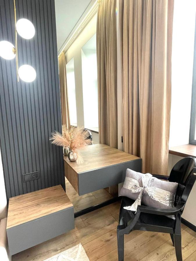 сучасні в центрі,паркінг Apartment *